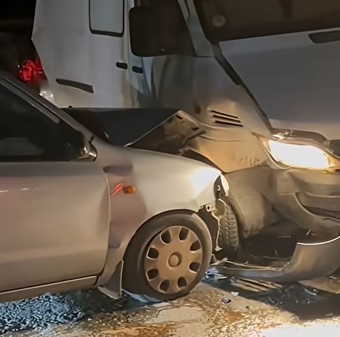 Θανατηφόρο τροχαίο έξω από την Αλεξάνδρεια – Μία γυναίκα έχασε τη ζωή της