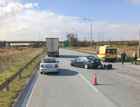 Δύο τραυματίες από εκτροπή οχήματος κοντά στη Σίνδο