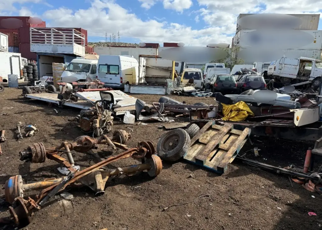 Ερευνα σε επιχείρηση διάλυσης οχημάτων στον Ασπρόπυργο – Συνελήφθη ο 55χρονος ιδιοκτήτης