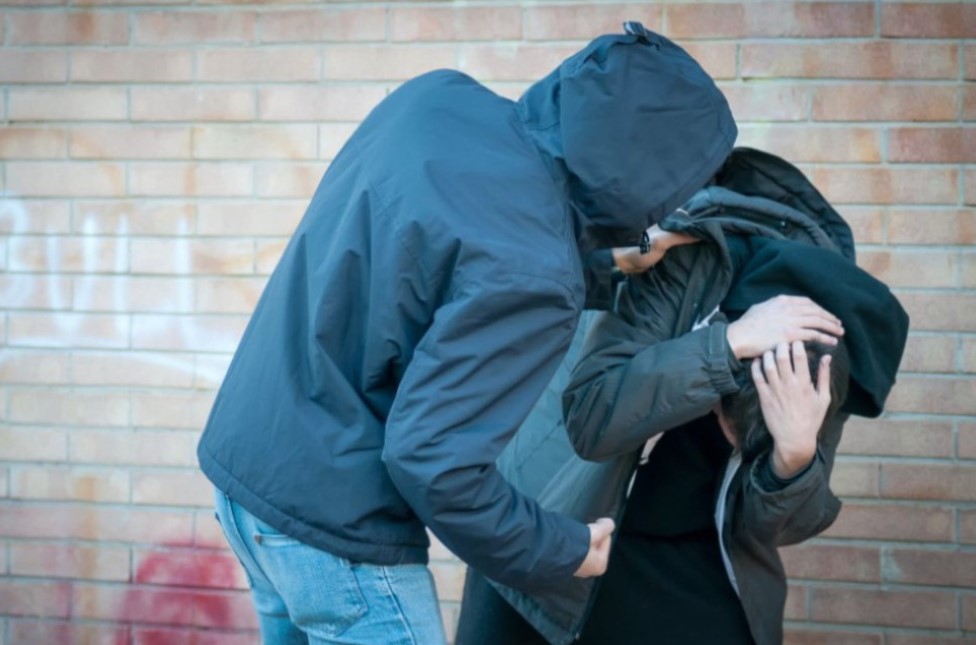 Θεσσαλονίκη: 14χρονος απείλησε να χτυπήσει 13χρονο για να του πάρει το πορτοφόλι