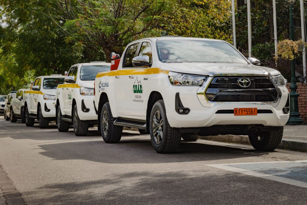 HELLENiQ ENERGY: Δωρεά 3 Πυροσβεστικών Οχημάτων στον Σύνδεσμο Δήμων για την Προστασία και Ανάπλαση του Πεντελικού