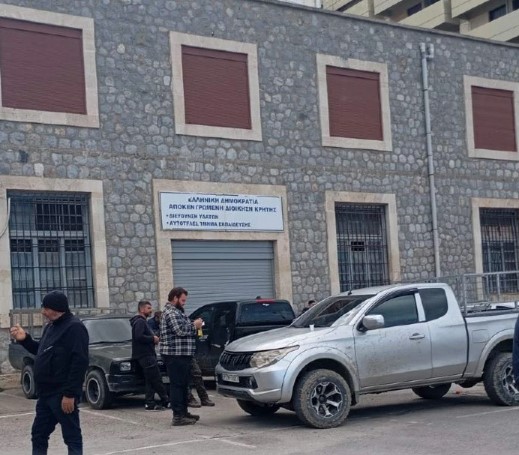 Υπό κατάληψη και η ΑΑΔΕ Ηρακλείου