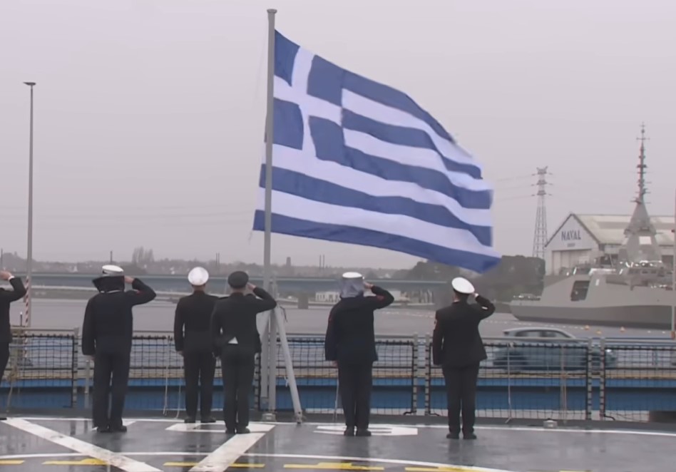 Στη φρεγάτα «Κίμων» υψώθηκε η Ελληνική Σημαία