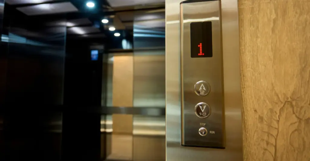  Έπεσε ασανσέρ σε σούπερ μάρκετ 