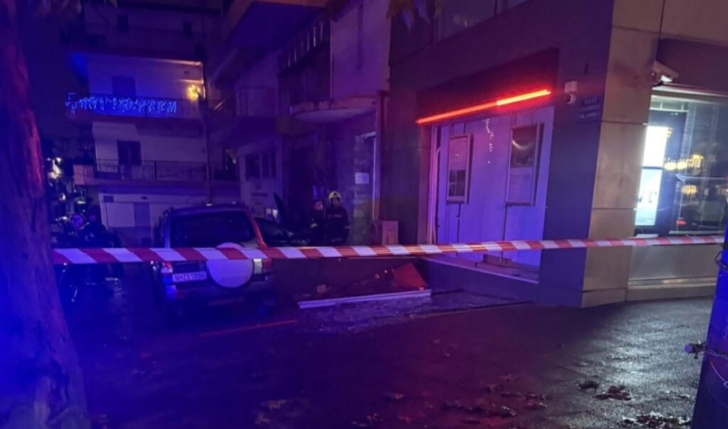 Θεσσαλονίκη: Ισχυρή έκρηξη έξω από υποκατάστημα τράπεζας στον Εύοσμο