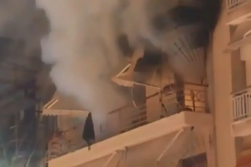 Στις φλόγες τυλίχθηκε διαμέρισμα στη Θεσσαλονίκη – Διασωληνώθηκε ηλικιωμένη εγκαυματίας