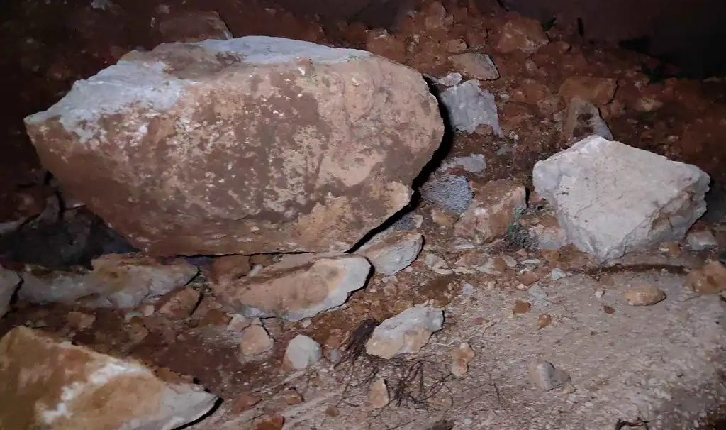 Επικίνδυνες κατολισθήσεις στο Ναύπλιο: Σύσταση προς πολίτες να αποφεύγουν την περιοχή