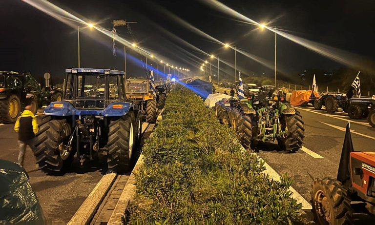 Καλαμάτα: Πορεία αγροτών με τρακτέρ στο κέντρο της πόλης