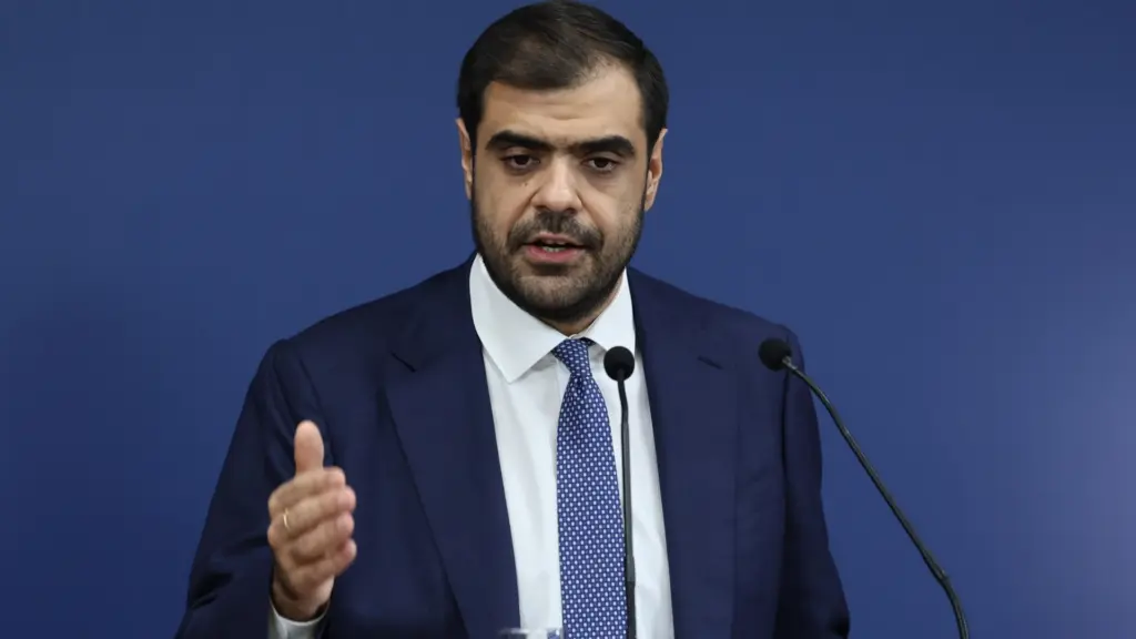 Κάλεσε τους αγρότες στο Μαξίμου ο Μαρινάκης για την “Τρίτη και 13” που ο Κυριάκος Μητσοτάκης θα είναι στο γραφείο του!