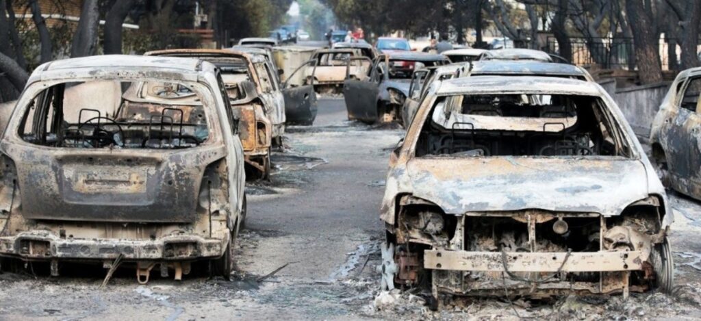 7 χρόνια μετά από τις τραγωδίες στο Μάτι και στη Μάνδρα το Υπουργείο Οικονομικών ανακοινώνει σύνταξη 1.700 ευρώ για τους πληγέντες