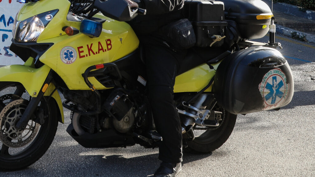 Αυτοκίνητο παρέσυρε και τραυμάτισε πεζό στο Παγκράτι