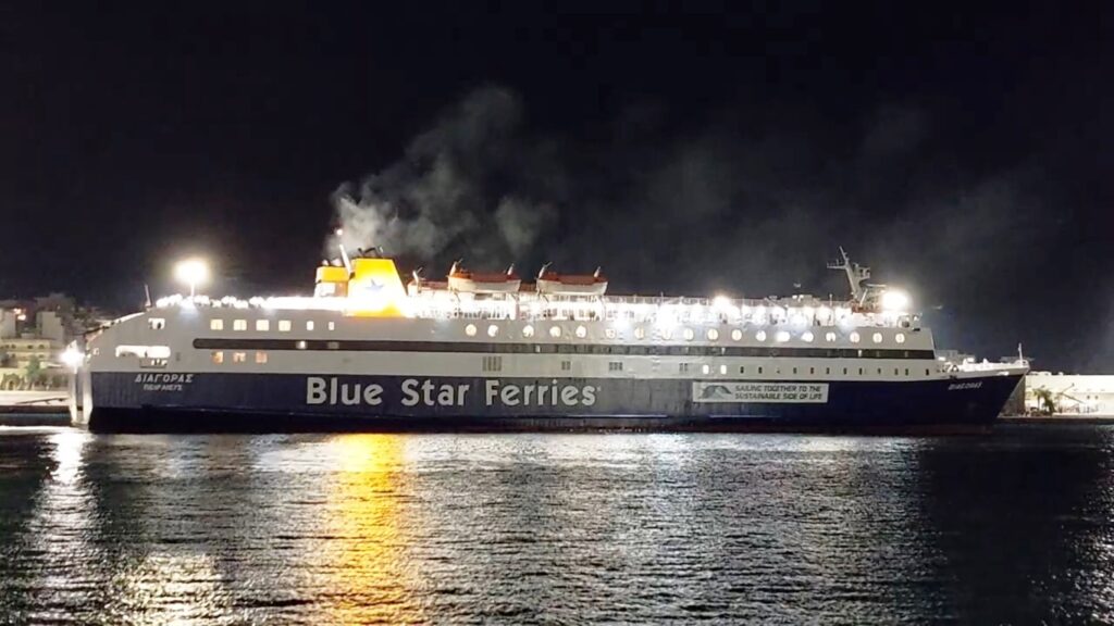 Αποκλεισμένο από τους αγρότες το λιμάνι της Μυτιλήνης – Χωρίς επιβάτες  και φορτίο απέπλευσε το πλοίο της γραμμής