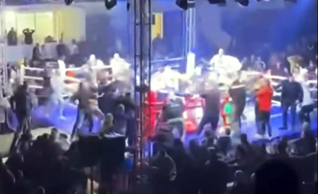 Άγρια επίθεση σε Έλληνα αθλητή που κατέκτησε σε αγώνα kick boxing στη Σερβία τον τίτλο του παγκόσμιου πρωταθλητή στα  -67 κιλά.