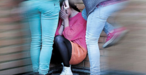 Αγρια συμπλοκή ανήλικων κοριτσιών έξω από σχολείο