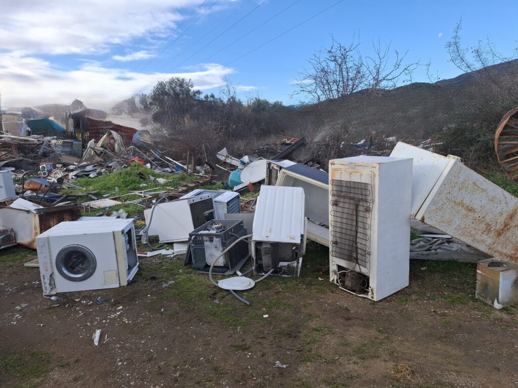 Συνελήφθη 57χρονος αλλοδαπός που είχε μετατρέψει σε «χωματερή» περιοχή στην Ασπροβάλτα