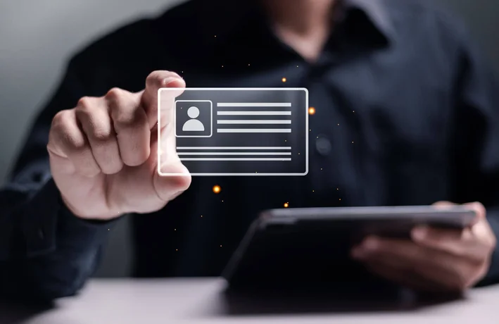 Το Ηνωμένο Βασίλειο ετοιμάζεται να ανακοινώσει ψηφιακές ταυτότητες για κάθε νεογέννητο