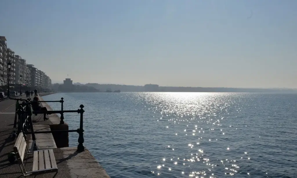 Ο καιρός την Πέμπτη 15/1: Λίγες νεφώσεις και μικρή περαιτέρω άνοδος της θερμοκρασίας