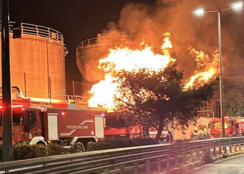 Κατασβέστηκε η φωτιά στα Καζάνια στο Πέραμα 