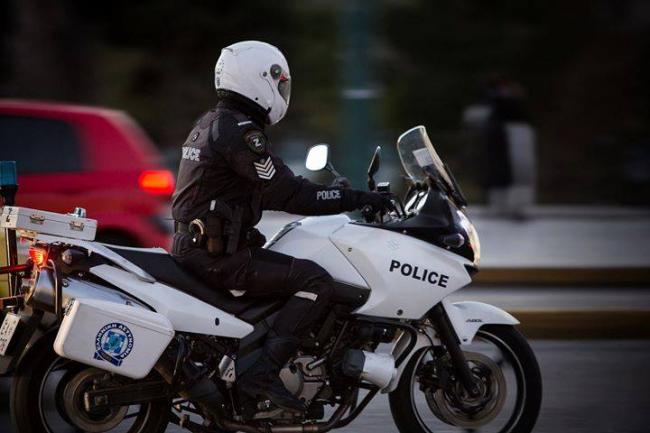 Επεισοδιακή καταδίωξη δύο 17χρονων με κλεμμένες μηχανές – Ο ένας συγκρούστηκε με λεωφορείο