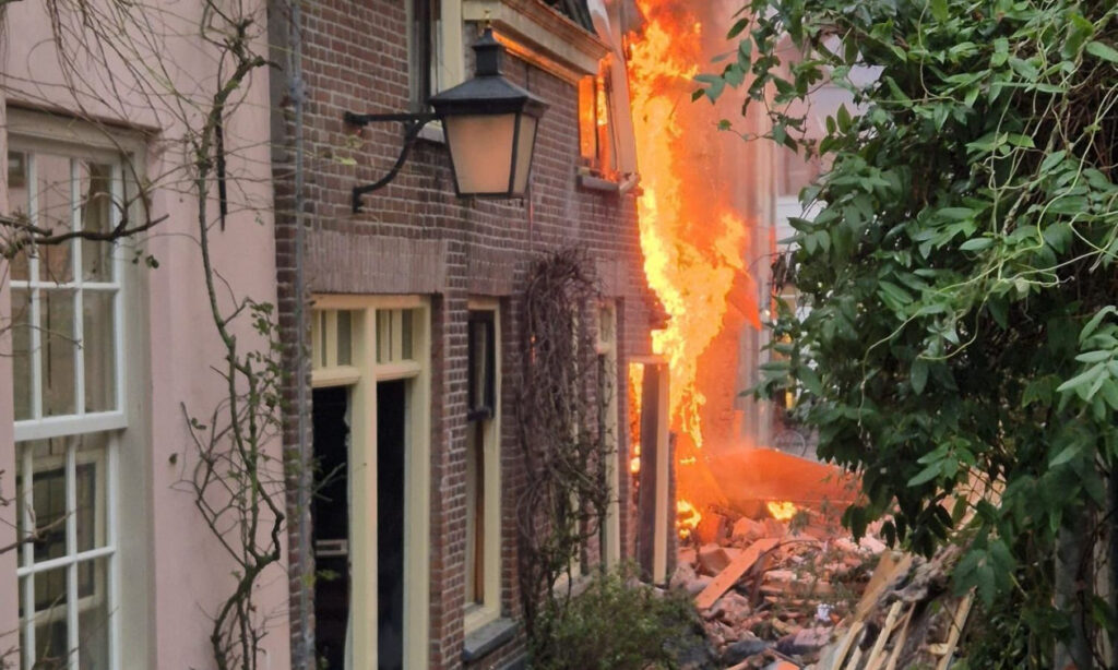 Ολλανδία: Ισχυρή έκρηξη στην Ουτρέχτη, φωτιά στο ιστορικό κέντρο της πόλης
