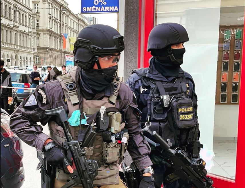 Επεισόδιο με πυροβολισμούς έξω από δημαρχείο στην Τσεχία: Δύο νεκροί και τέσσερις τραυματίες