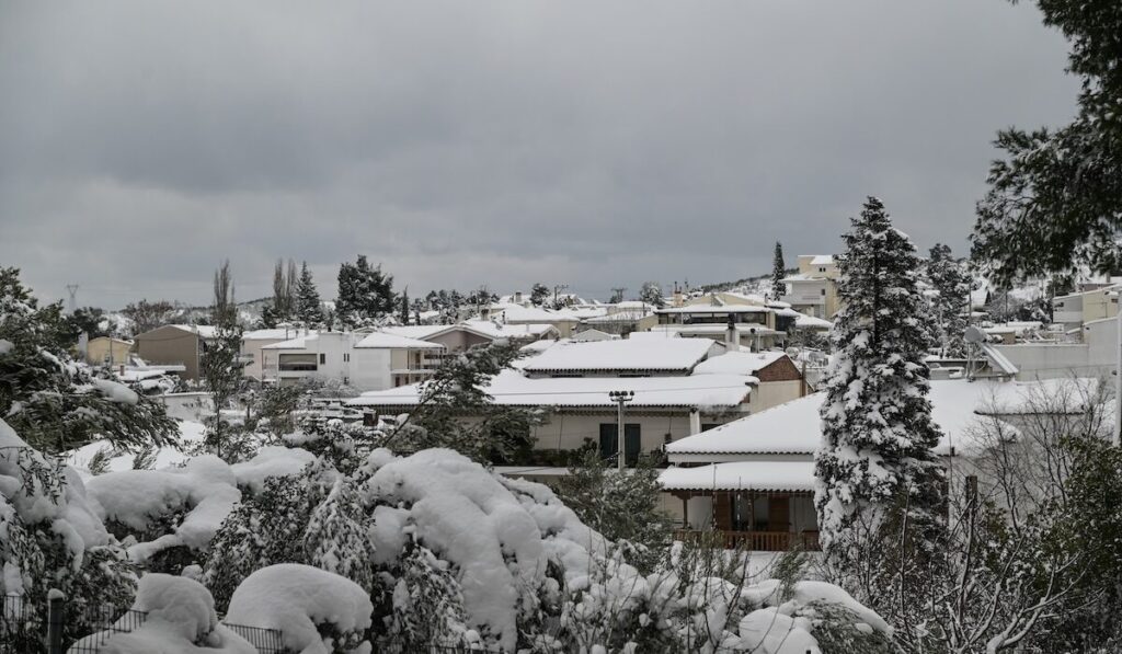 Καιρός: Χαμηλές θερμοκρασίες και σήμερα
