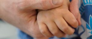 Ιωάννινα: 6χρονο βρέθηκε να περπατά μόνο του έξω στο κρύο ημίγυμνο και χωρίς παπούτσια