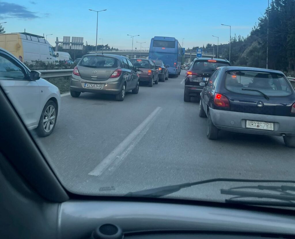 Κυκλοφοριακό «έμφραγμα» στην Περιφερειακή Οδό Θεσσαλονίκης