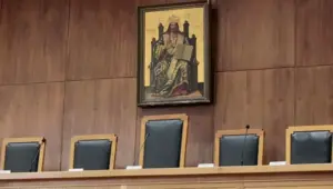 Ευρωπαϊκό Δικαστήριo ζητά επίσημα εξηγήσεις από την ελληνική κυβέρνηση για την παρουσία των ορθόδοξων εικόνων στις δικαστικές αίθουσες