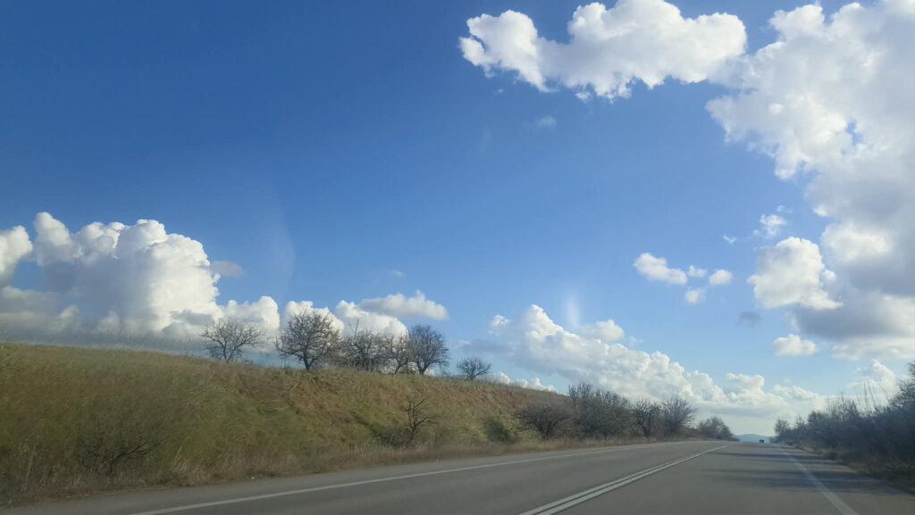 Ανοιξιάτικος ο καιρός και σήμερα