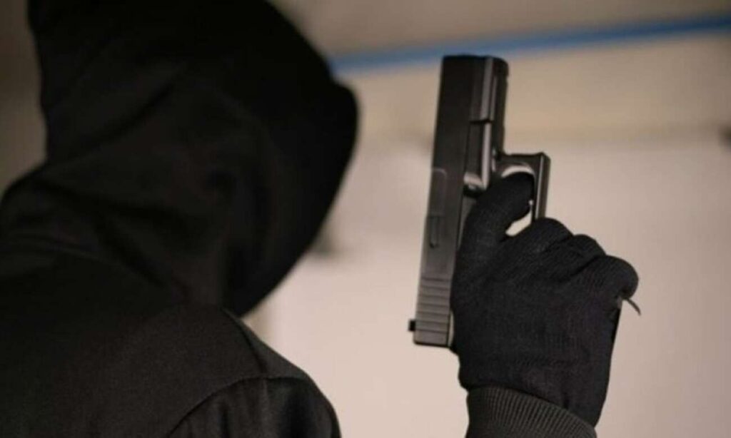 Βόλος: 42χρονος έκανε μέσα σε λίγες ώρες δύο ληστείες σε βενζινάδικα απειλώντας τους υπαλλήλους