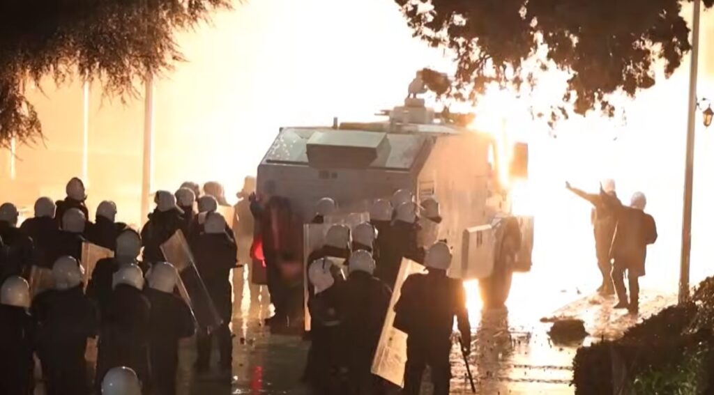 Αλβανία: Μεγάλες αντικυβερνητικές διαδηλώσεις έναντιον Ράμα