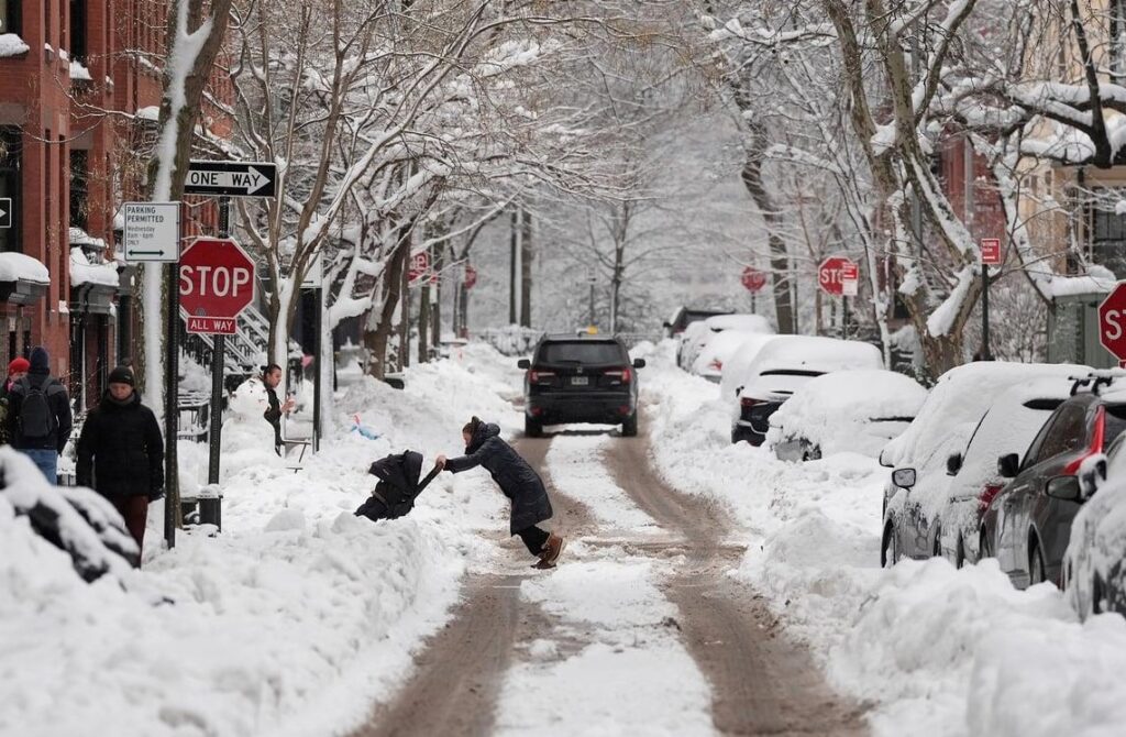 Ιστορικός χιονιάς πάγωσε τις βορειοανατολικές ΗΠΑ