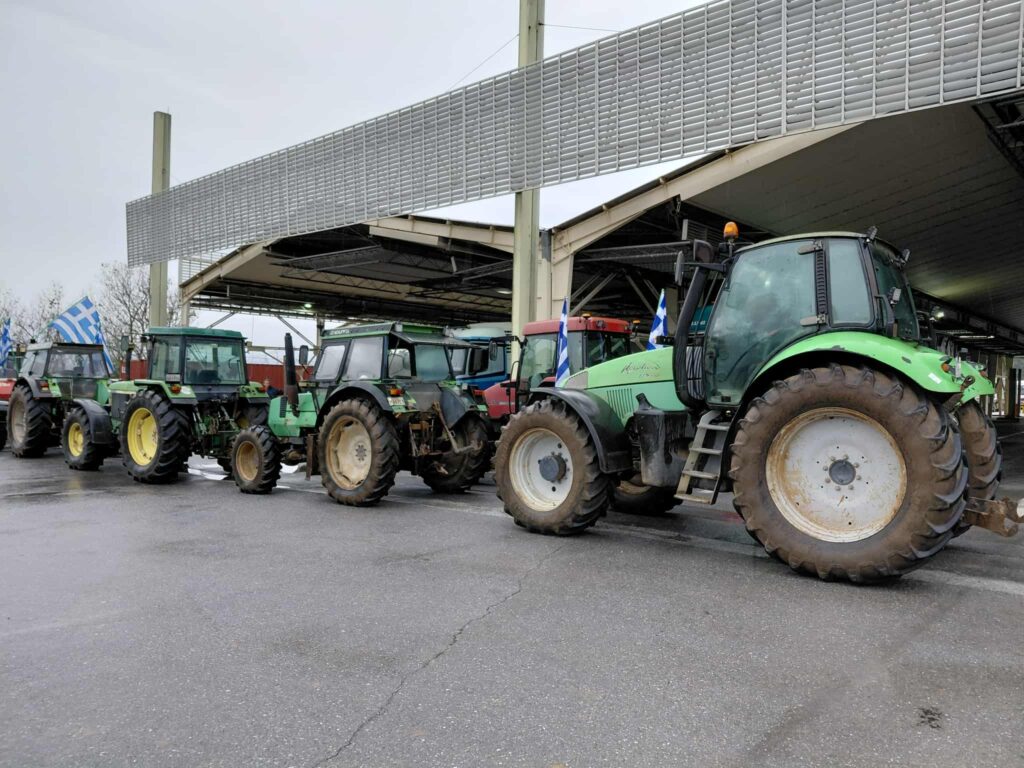 «Η υπομονή τελείωσε»: Στους δρόμους ξανά τα τρακτέρ