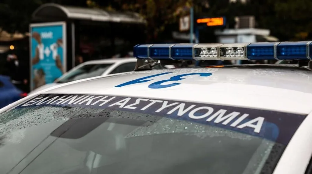 Λαμία: Ηλικιωμένος αυνανιζόταν σε πλατεία