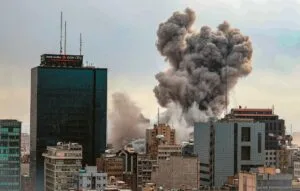 Η Τεχεράνη διαψεύδει τα περί συνομιλιών με τις ΗΠΑ