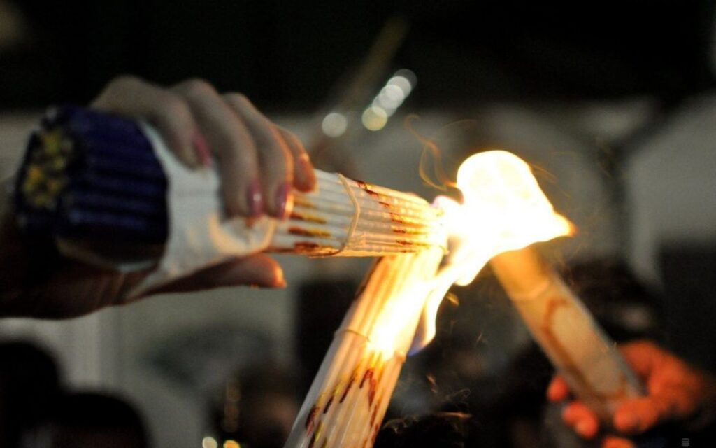 ΥΠΕΞ για Άγιο Φως: Η ελληνική πολιτεία θα εξαντλήσει κάθε δυνατότητα για την ασφαλή μεταφορά του στην Ελλάδα