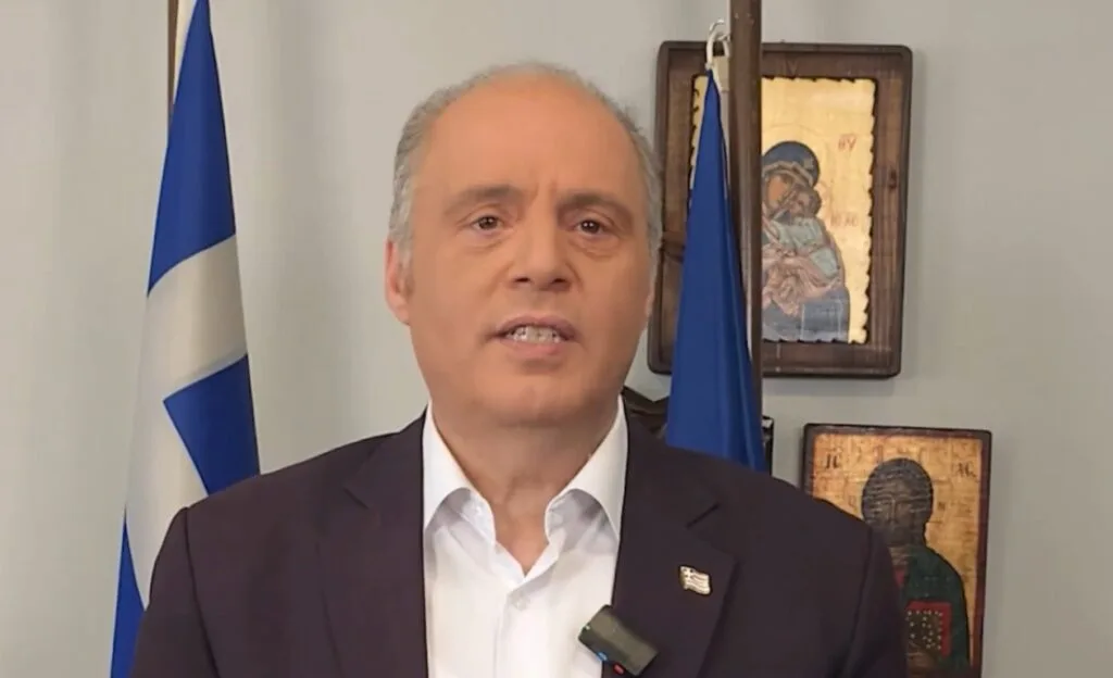 Κυριάκος Βελόπουλος: «Η κυβέρνηση δίνει ψίχουλα επιδόματα, αδειάζοντας τις τσέπες των Ελλήνων και γεμίζοντας τις τσέπες των ολιγαρχών»