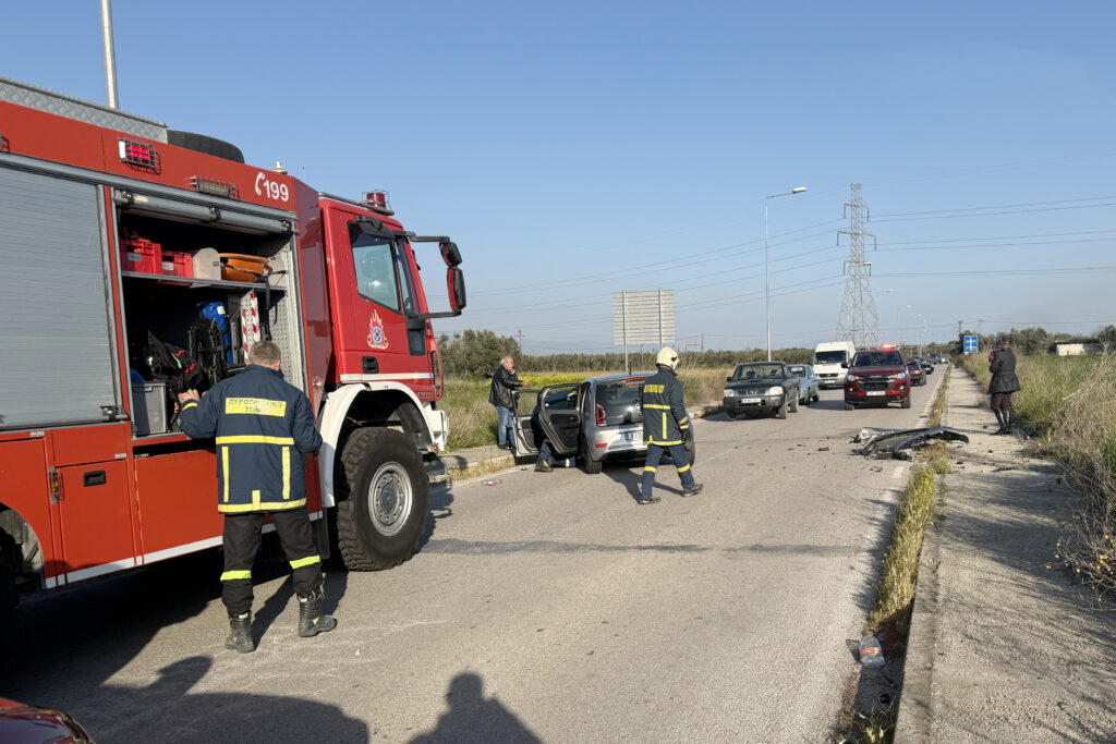 Λαμία: 27χρονη μητέρα τριών παιδιών ξεψύχησε στην άσφαλτο μετά από μετωπική σύγκρουση με άλλο όχημα