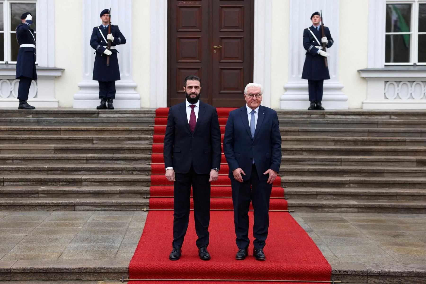 Έστρωσαν κόκκινο χαλί στον σφαγέα των Χριστιανών Τζολάνι