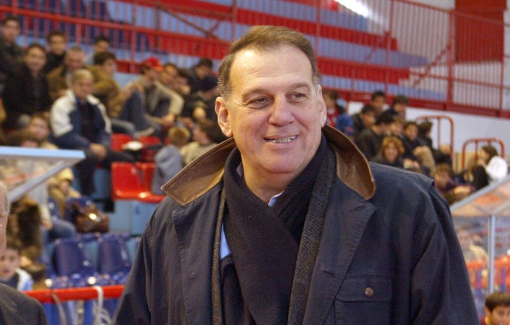 Πέθανε ο Βασίλης Γκούμας