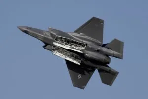 Αμερικανικό F-35 έκανε αναγκαστική προσγείωση μετά από πιθανό ιρανικό πλήγμα