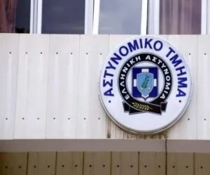 Μετανιωμένος ληστής εξομολογήθηκε σε ιερέα και πήγε μαζί του στο Τμήμα να παραδοθεί – Επέστρεψε και τα κλεμμένα