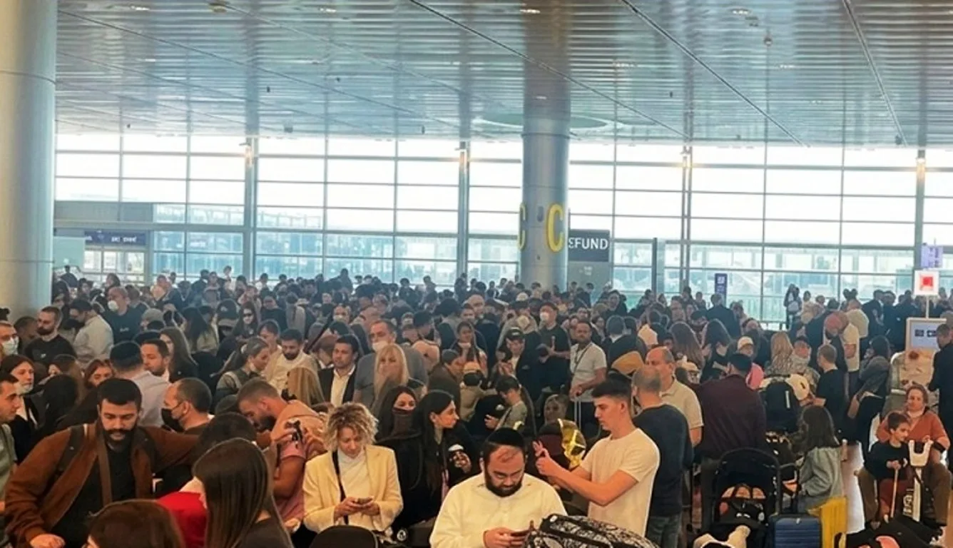 Εκατοντάδες Έλληνες εγκλωβισμένοι στην εμπόλεμη περιοχή χωρίς να ξέρουν πότε θα μπορέσουν να επιστρέψουν