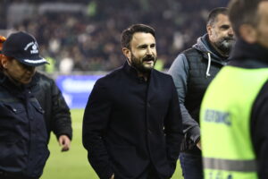 Καρυπίδης: «Κλείστε τα αυτιά σας και ας αποδοκιμάζουν εμένα»