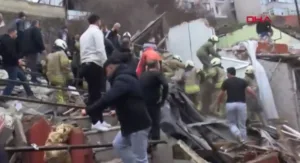 Συναγερμός στην Κωνσταντινούπολη: Κατέρρευσαν δύο κτήρια