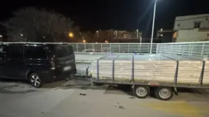 59χρονος μετέφερε πάνω από 33.000 πακέτα λαθραία τσιγάρα κρυμμένα σε κουφώματα αλουμινίου