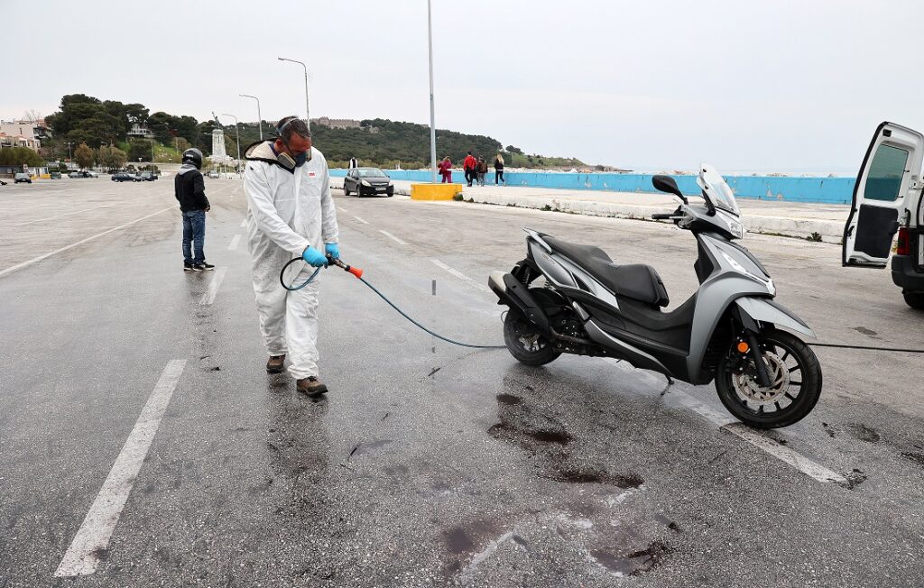 «Ολικό lockdown» στη Λέσβο μετά τον εντοπισμό κρούσματος αφθώδους πυρετού