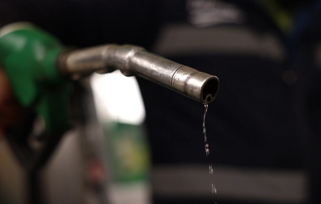 Και η Ιταλία μετά την Αυστρία μειώνει τους φόρους στα καύσιμα