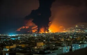 Μέση Ανατολή: «Το Ιράν όχι μόνο πάει για μετωπική αλλά έχει πετάξει και το τιμόνι»